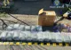 Tânără de 24 de ani, prinsă în flagrant cu aproape 10 kilograme de cannabis ascunse printre dulciuri, într-un colet din Spania