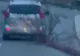 Incident șocant în Bistrița: un autoturism a târât pe șosea un trunchi de copac de 16 metri. Primarul Gabriel Lazany: „Un pericol uriaș pentru oameni”