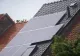 De ce tot mai multe locuințe adoptă panouri fotovoltaice și cum se schimbă rutina de consum odată cu ele