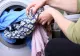 8 motive pentru care mașina de spălat nu stoarce bine hainele. Ce trebuie să faci ca să previi defectarea electrocasnicului 