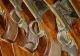Percheziţii în Braşov într-un dosar privind arme deţinute ilegal. Un tânăr de 18 ani a fost reţinut după ce ar fi tras cu un revolver