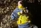 Bătrân găsit în stare de șoc după o noapte petrecută în pădure, la Brașov. Salvatorii au intervenit cu drone și echipamente speciale
