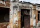 Un proprietar disperat din Franța și-a demolat casa pentru a-i evacua pe românii care o ocupau ilegal