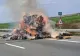 Incendiu pe autostrada A10, sens Cluj - Alba: un autocamion încărcat cu baloți, cuprins de flăcări - VIDEO