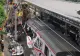 Tragedie feroviară: 14 morți după ce un tren a spulberat un vagon de navetiști blocat de un taxi pe șine, în Indonezia