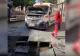 Ambulanță înghițită de pavaj. Primarul dă vina pe șofer