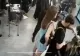 Clientă furioasă după o tunsoare ratată: un stilist a fost atacat cu un cuțit în propriul salon