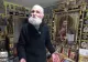 Nea Gheorghe și-a transformat casa într-un adevărat altar. Povestea unui om care trăiește pentru suflet și mântuire