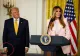 Donald Trump, surprins cu un strat gros de machiaj pe mâini. Comentarii pe măsură: „Mașina din '83 are mai puțin chit pe ea”