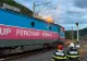 Incendiu la o locomotivă în Gara Sinaia. Trenul transporta motorină, intervenție de urgență a pompierilor