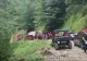 Mașină cu 6 pasageri, răsturnată în munți. Au intervenit 4 ambulanțe