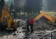 Buldoexcavatoarele au intrat în Bușteni după urgia apelor. Autoritățile au început să curețe dezastrul lăsat în urmă