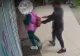 Polițiștii îl caută de trei luni pe hoțul care a furat portofelul unei femei. Imaginile cu suspectul au fost făcute publice abia acum