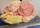 Ca românul, nu-i niciunul. Turiști surprinși cu aproape 3 kilograme de alimente luate la all inclusive