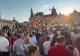 Sute de oameni au ieșit în stradă pentru Viorel Pașca la Oradea
