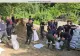 Pompierii ridică bariere din saci cu nisip în Bușteni înainte de codul roșu de inundații. Autoritățile se pregătesc pentru noi viituri