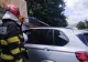 Accident în Roman: un șofer a pierdut controlul mașinii și a intrat într-un chioșc de pâine. Vânzătoarea a fost rănită