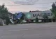 Dezastru provocat de un TIR în Vaslui: a băgat o mașină sub remorcă și s-a oprit în gardul unei gospodării. Șoferul adormise la volan