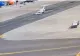 Moment incredibil pe aeroportul din Milano! O mașină a intrat direct într-un avion