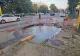 Crater pe o stradă din Mamaia după o avarie la rețeaua de apă VIDEO