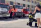 Cerere în căsătorie inedită la ISU Hunedoara. Un pompier și-a cerut iubita în fața autospecialelor de intervenție-VIDEO