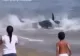 Panică pe o plajă din Marbella. O creatură uriașă a ieșit la mal, iar turiștii au crezut că este un rechin VIDEO