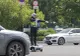 Ce știe să facă „polițistul rutier” robotizat. Are 1,88 metri și poate avertiza șoferii și pietonii