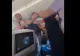 Scandal uriaș la bordul unui avion British Airways. Un pasager turbulent a fost încătușat de polițiști: imagini halucinante VIDEO