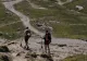 Inconștiență fără margini. Turiști surprinși pe Platoul Bucegi cu două trotinete -VIDEO