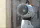 Au scos un utilaj folosit doar iarna și l-au pus în centrul orașului. Metoda inedită prin care Primăria Brașov luptă cu canicula