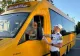 Șofer de microbuz școlar, prins băut cu 14 elevi la bord, în Timiș: ce alcoolemie avea