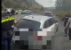 Focuri de armă pe DN6 pentru oprirea unui șofer fugar. Tânărul de 24 de ani era dat în urmărire și avea mandat de arestare - VIDEO