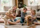 Caniche și Copiii: Cum se comportă în familie și cu alte animale