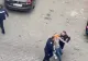 Polițist din Suceava, încătușat de colegi și internat la Psihiatrie după un scandal în stradă. Bărbatul voia să își vadă copiii
