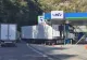 Accident grav într-o benzinărie de pe Valea Oltului. Șoferul unui autocamion, încarcerat în cabină. Trafic blocat pe DN 7