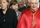 Merkel şi Papa, dezbinaţi de episcopul negaţionist      