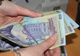 Salariul mediu al românilor a scăzut cu aproape 10% în luna ianuarie, faţă de luna precedentă
