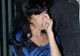 Amy Winehouse îşi suge degetul