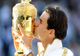 Tenis: Federer îşi revendică locul în istorie cu victoria în epopeea de patru ore - presă