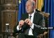 Băsescu propune un sistem de vot care să ducă la un Parlament cu două partide mari şi UDMR. Cum comentaţi?