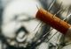 Aproape jumătate dintre românii fumători ar vrea să renunţe la ţigări 