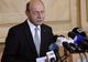 Băsescu: Liderii PSD, PNL şi PDL, iresponsabili. Clamează reducerea CAS şi vor băga ţara în criză
