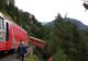 Un tren a deraiat în Elveția. Mai multe vagoane au căzut în prăpastie