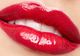 A aplicat pudră peste rujul de pe buze! Orice femeie ar trebui să încerce trucul