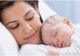 Câte ore de somn pierde o mamă în primul an după naşterea copilului