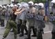 Confruntări între protestatari şi poliţie, în centrul Atenei