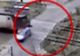 Imagini îngrozitoare: camerele au surprins impactul dintre un tren şi o maşină, la Iaşi