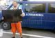 Un sucevean a fost văzut în timp ce transporta un televizor. Ce au aflat jandarmii care l-au oprit