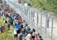 Criza imigranților. Refugiații blocați la granița sârbo-croată au reușit să ajungă în Croația 
