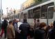 Circulaţia tramvaielor 21 din Capitală, îngreunată. O maşină a fost parcată pe linia de tramvai 